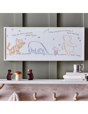 Cuadro Disney's Winnie Pooh técnica bordado Pottery Barn Kids Wtp Embroidered