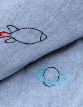 Colcha Embroidered Space
