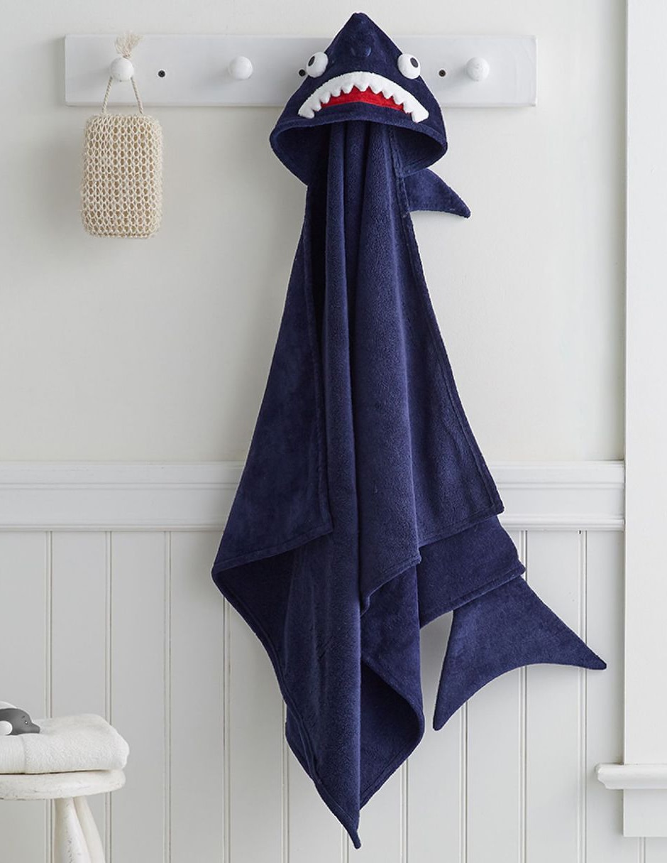Toalla con gorro Shark de algodón infantil 2