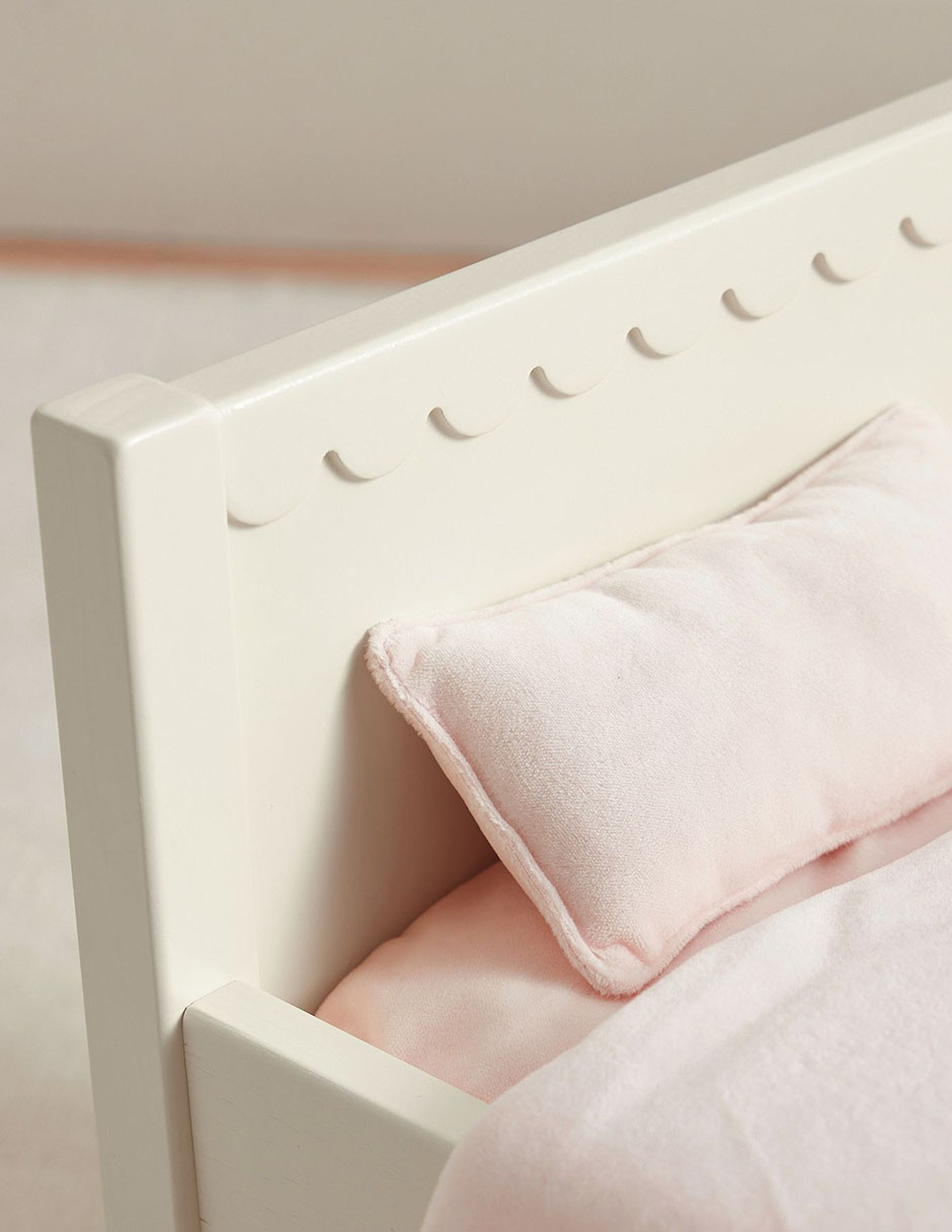 Cama de juguete Wooden Doll Penny Bed 2