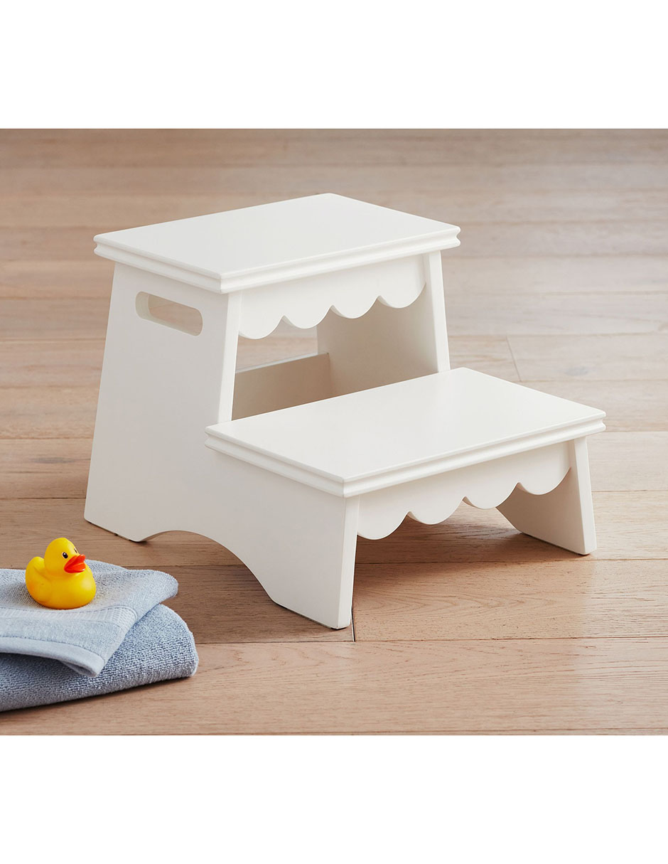 Banco Scallop Stepstool