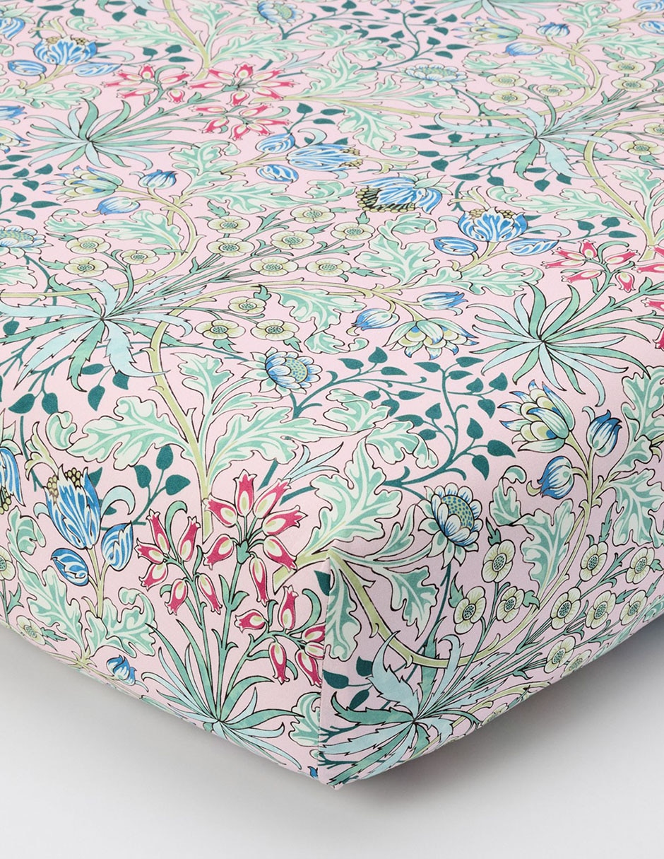 Sábana de cajón para cuna de algodón Morris & Co. Hyacinth 2