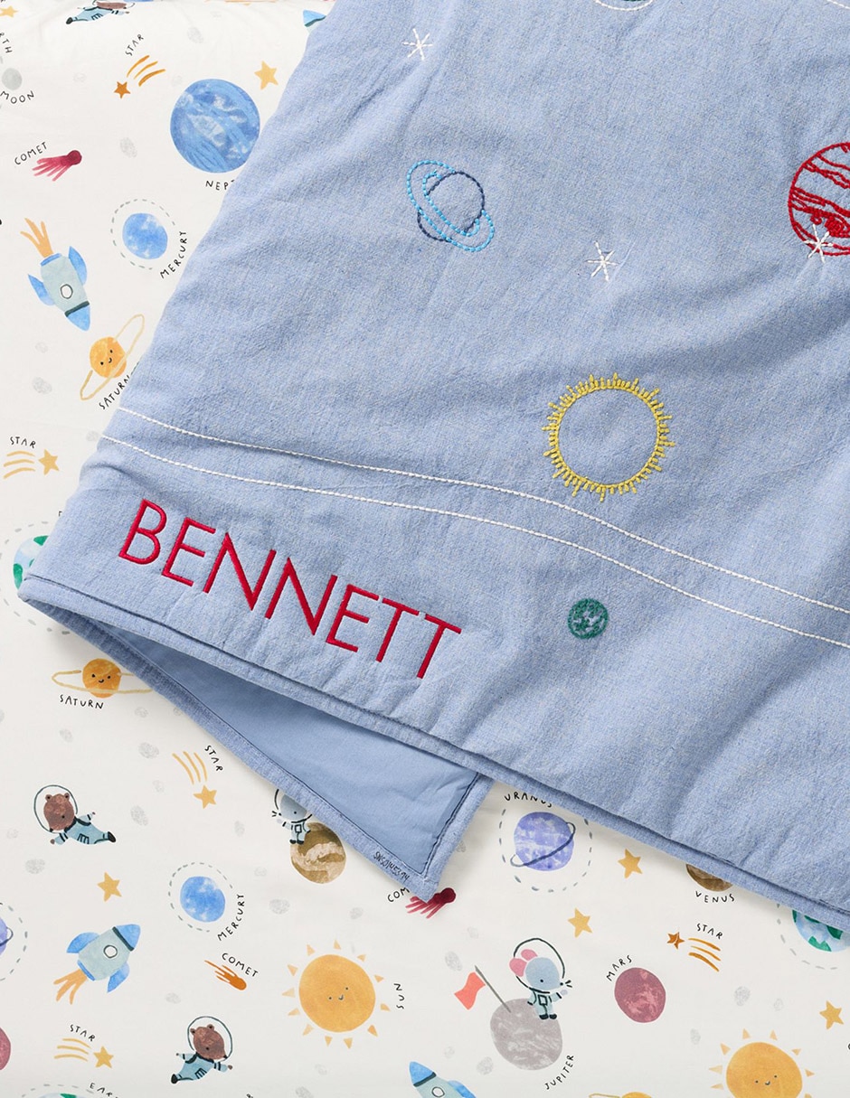 Colcha Embroidered Space 4